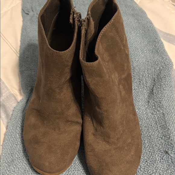 Old Navy Brown Suede Ankle Boots - Picture 3 of 3